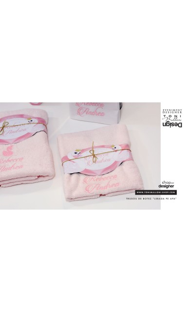 Trusou botez cu lebada pentru fetite personalizat prin brodare, Little Swan 11